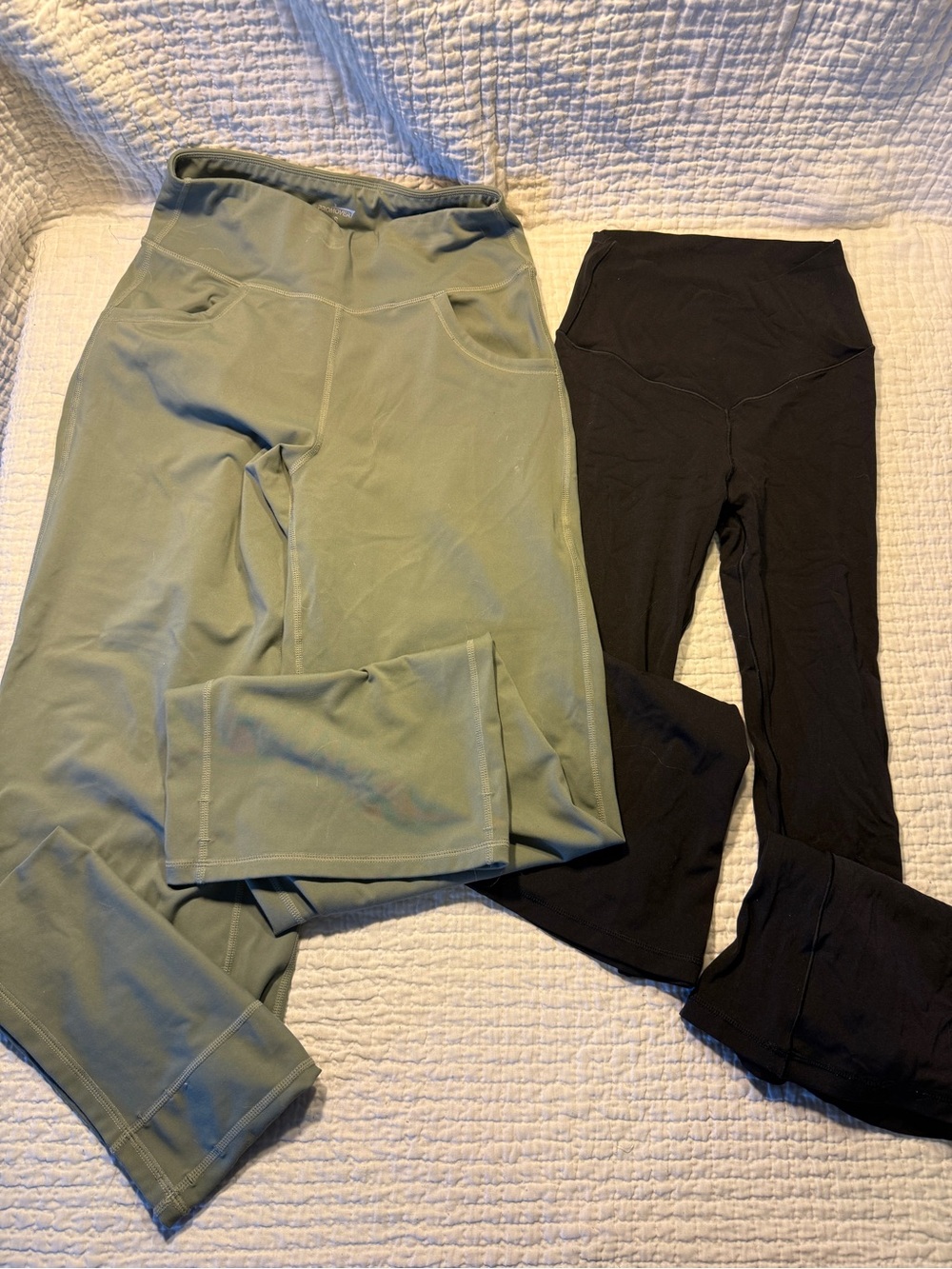 Aerie & Promover Women's High-Waist Active Leggings -Green and Black. Size small